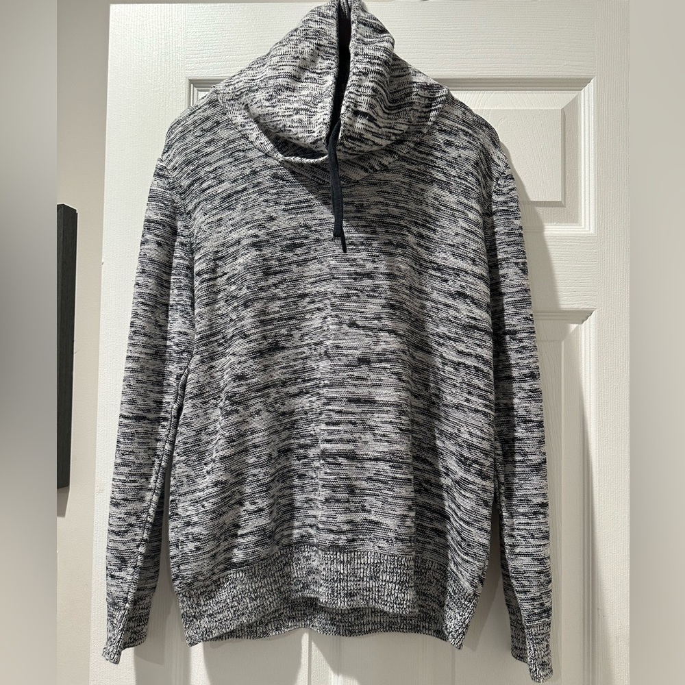 Great sweater for upcoming winter. Frequently worn, unfortunately doesn’t fit.